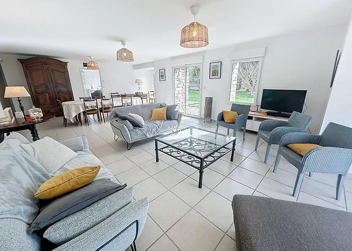 Grande Maison Pres Carolles, 5 Chambres, Jardin, Parking, Wifi Gratuit - 10 Pers. - Fr-1-361-537 펜션