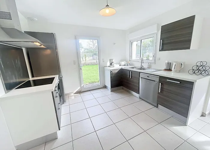 Grande Maison Pres Carolles, 5 Chambres, Jardin, Parking, Wifi Gratuit - 10 Pers. - Fr-1-361-537 캐롤