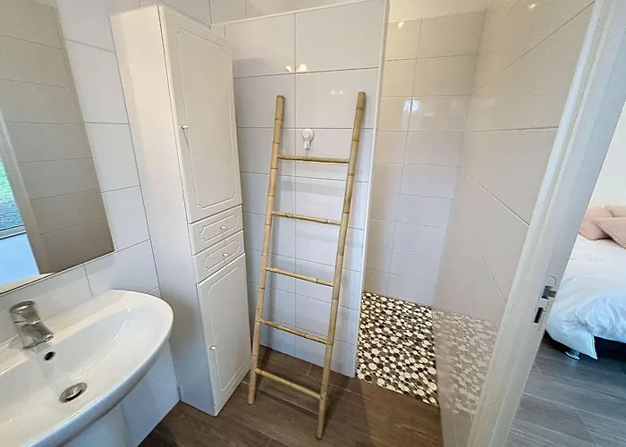 Grande Maison Pres Carolles, 5 Chambres, Jardin, Parking, Wifi Gratuit - 10 Pers. - Fr-1-361-537 *