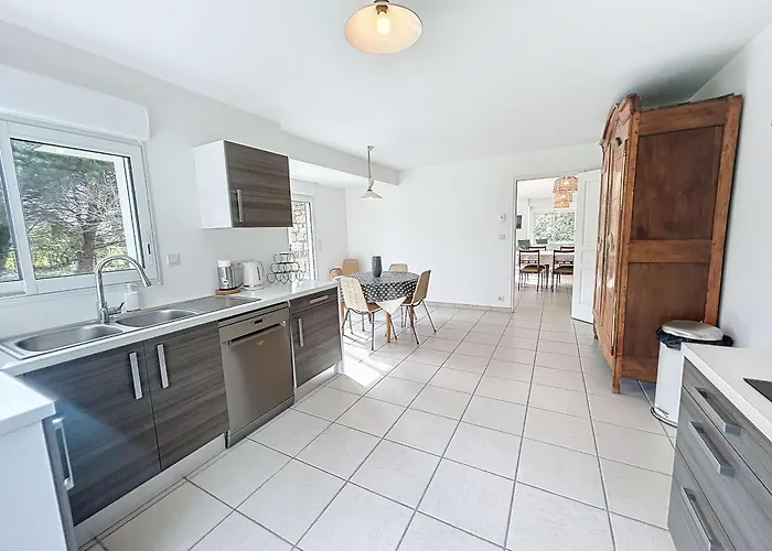 펜션 Grande Maison Pres Carolles, 5 Chambres, Jardin, Parking, Wifi Gratuit - 10 Pers. - Fr-1-361-537 캐롤