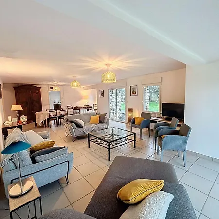 Holiday home Grande Maison Pres Carolles, 5 Chambres, Jardin, Parking, Wifi Gratuit - 10 Pers. - Fr-1-361-537 Carolles