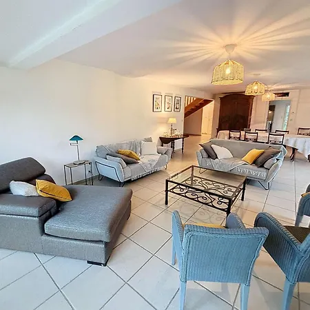 Holiday home Grande Maison Pres Carolles, 5 Chambres, Jardin, Parking, Wifi Gratuit - 10 Pers. - Fr-1-361-537 *
