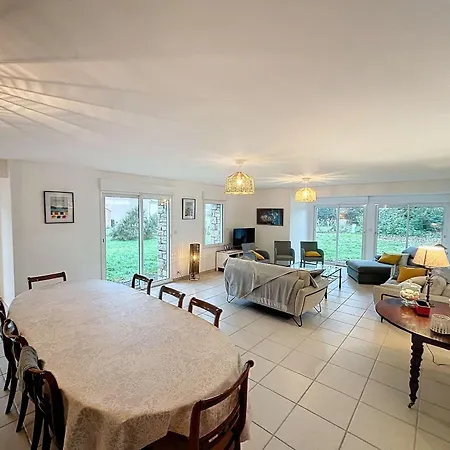 Grande Maison Pres Carolles, 5 Chambres, Jardin, Parking, Wifi Gratuit - 10 Pers. - Fr-1-361-537 Holiday home *