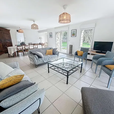 Grande Maison Pres Carolles, 5 Chambres, Jardin, Parking, Wifi Gratuit - 10 Pers. - Fr-1-361-537 Holiday home
