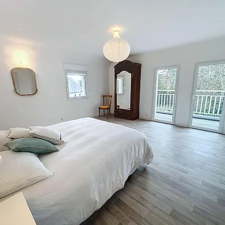 Grande Maison Pres Carolles, 5 Chambres, Jardin, Parking, Wifi Gratuit - 10 Pers. - Fr-1-361-537 Holiday home Carolles
