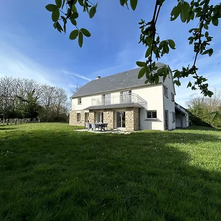 Holiday home Grande Maison Pres Carolles, 5 Chambres, Jardin, Parking, Wifi Gratuit - 10 Pers. - Fr-1-361-537 *
