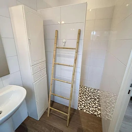 Grande Maison Pres Carolles, 5 Chambres, Jardin, Parking, Wifi Gratuit - 10 Pers. - Fr-1-361-537 *