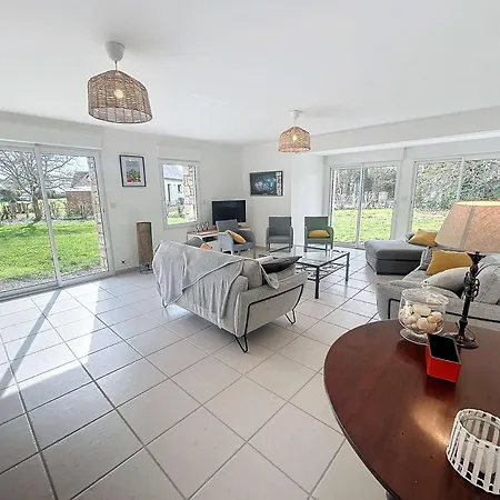Hébergement de vacances Grande Maison Près Carolles, 5 Chambres, Jardin, Parking, Wifi Gratuit – 10 Pers. - Fr-1-361-537 *