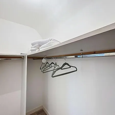 Grande Maison Près Carolles, 5 Chambres, Jardin, Parking, Wifi Gratuit – 10 Pers. - Fr-1-361-537