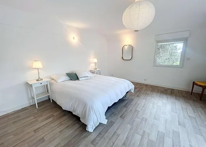 Grande Maison Pres Carolles, 5 Chambres, Jardin, Parking, Wifi Gratuit - 10 Pers. - Fr-1-361-537 Carolles