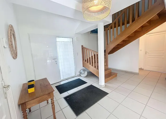 Grande Maison Pres Carolles, 5 Chambres, Jardin, Parking, Wifi Gratuit - 10 Pers. - Fr-1-361-537 Tatil Evi *